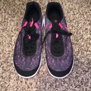 Like new Nike sneakers.